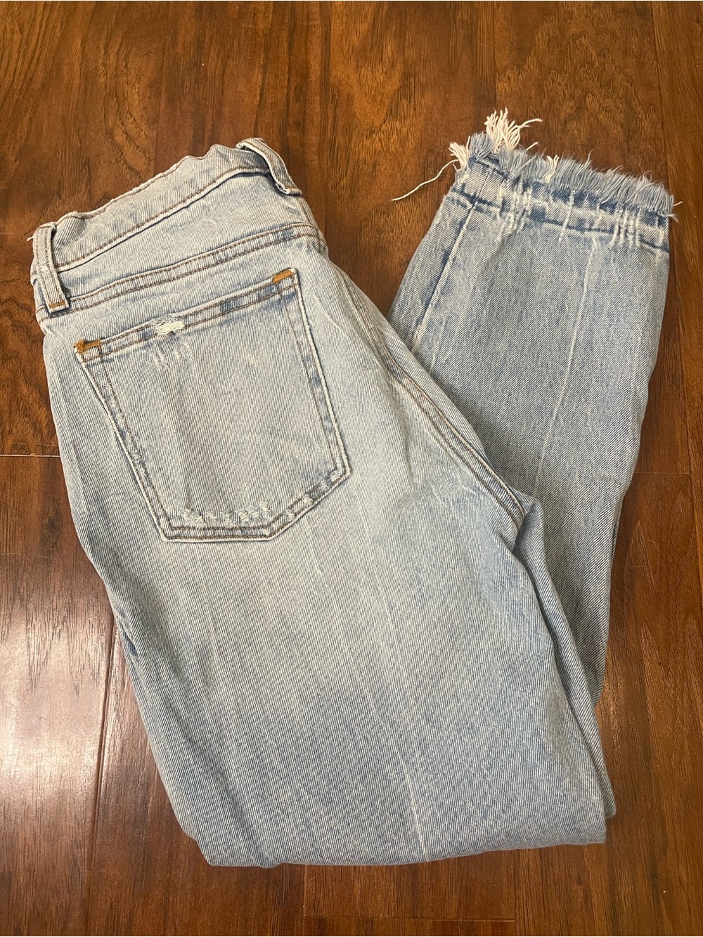 Abercrombie & Fitch High Rise Mom Jeans Blue Denim Frayed Raw Hem Size 27/4S